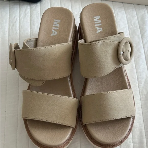 MIA Women's Beige Buckle Slide Sandals
Worn once - Picture 1 of 5